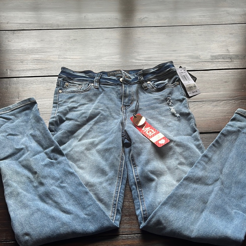 NWT Distressed Jeans Size 12